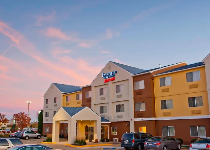 Cheap hotels Fairfield Inn & Suites By Marriott Champaign